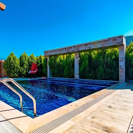 Honeymoon With Sheltered Pool Fethiye