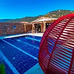 Honeymoon With Sheltered Pool Fethiye