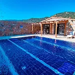 Honeymoon With Sheltered Pool Villa *