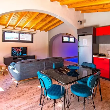 Honeymoon With Sheltered Pool Fethiye