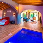 Honeymoon With Sheltered Pool