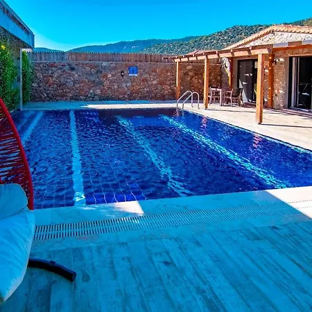 Honeymoon With Sheltered Pool Willa *