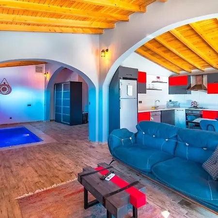 Honeymoon With Sheltered Pool *